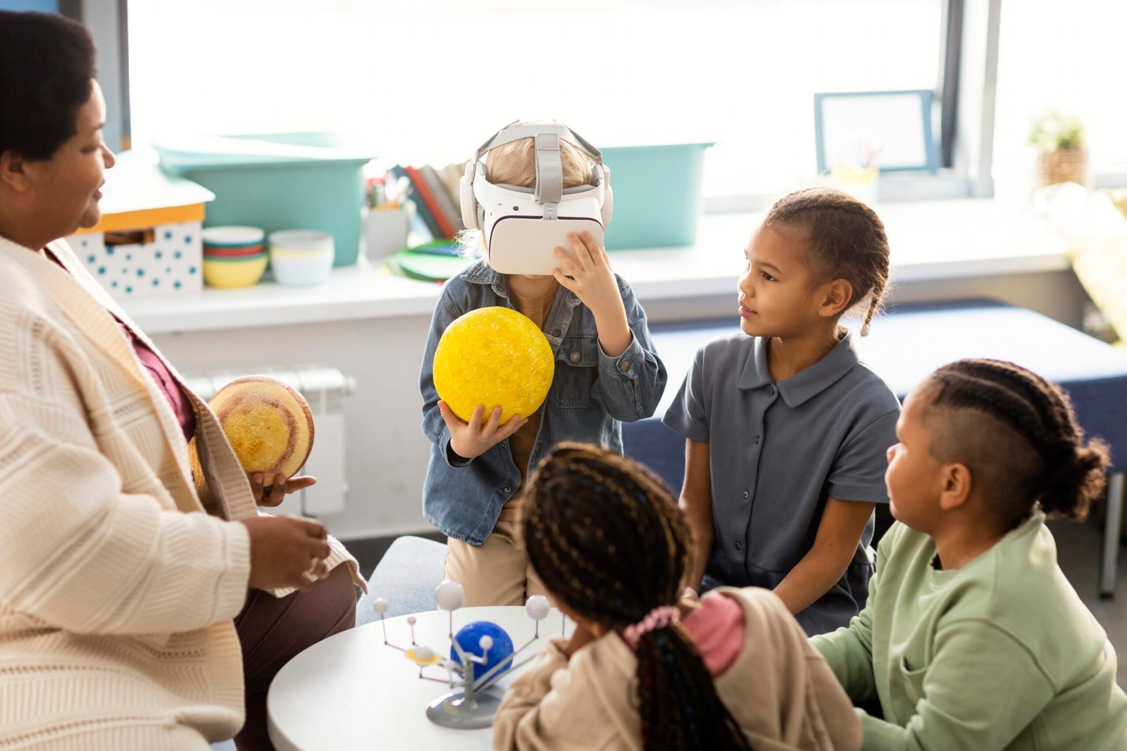 Les enfants découvrent l’univers
